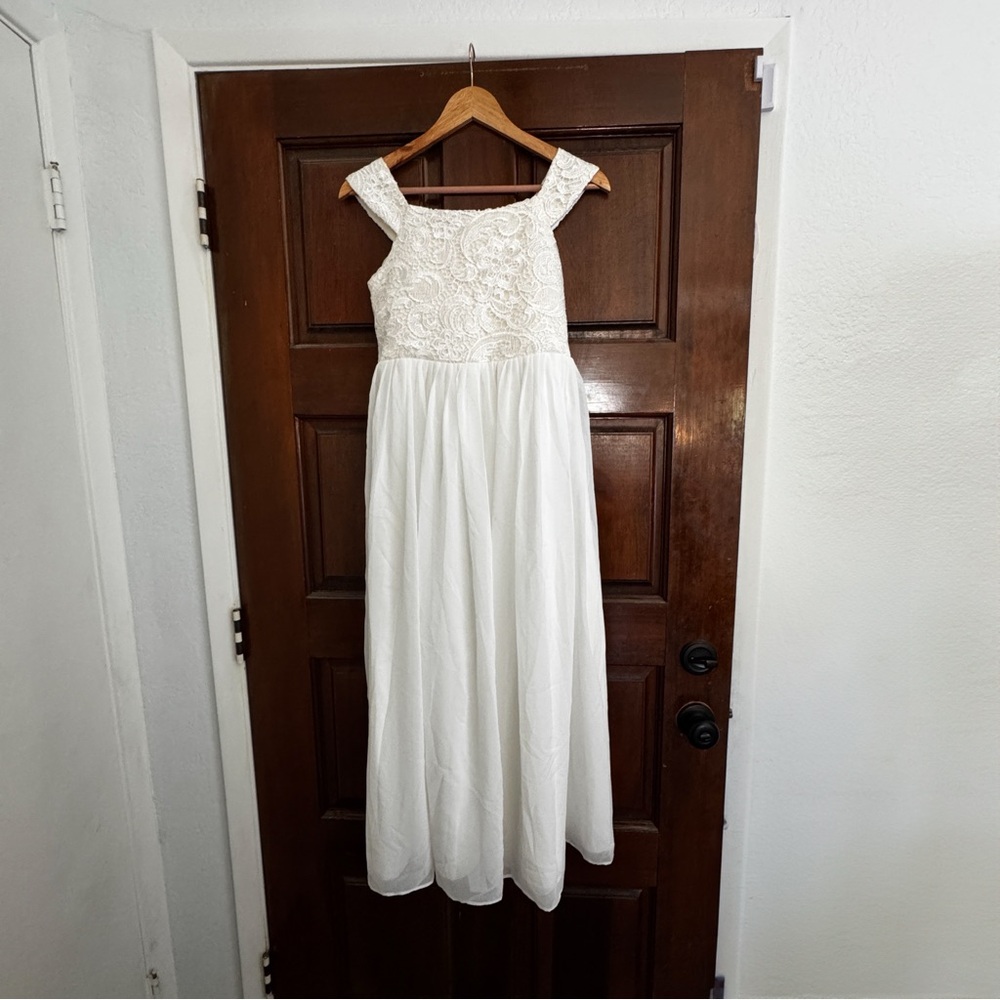EUC Teen Flower Girl/Elegant Off-Shoulder Cap Sleeve Square Neck Gown